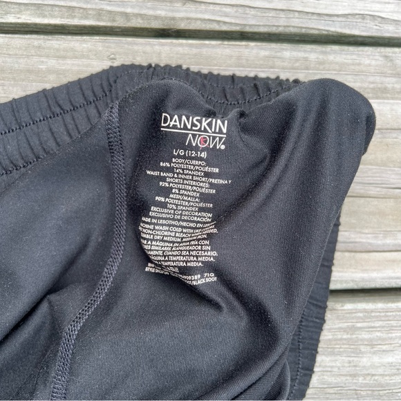 Women’s Athletic Shorts, size large, built in fitted shorts, running shorts - Picture 9 of 9